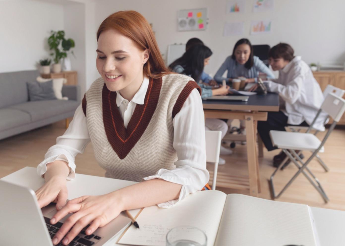 Workshop di gruppo con analisi dal vivo di strutture narrative complesse